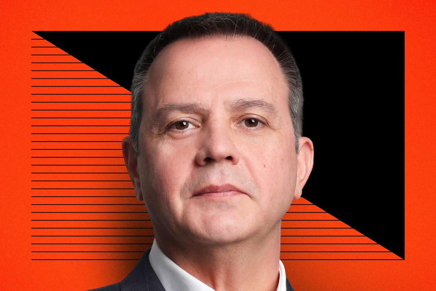 Guillaume Lucci spricht im Hauptsitz von Prime Infra in Manila