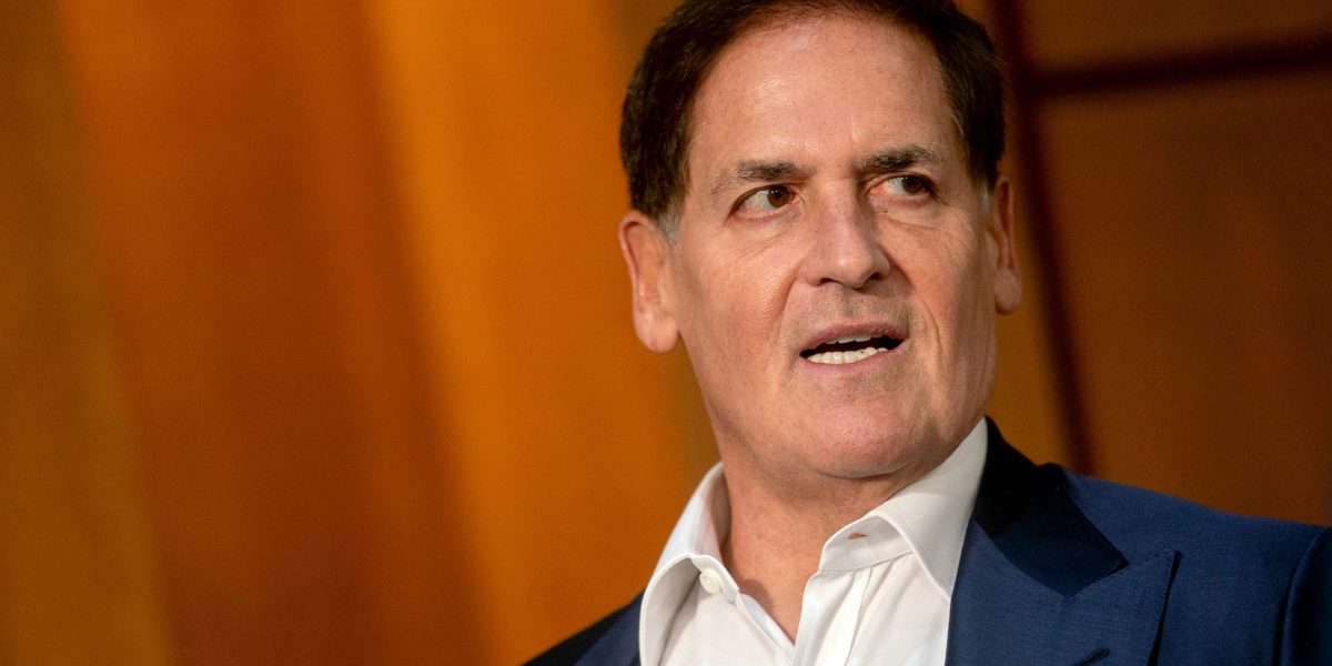 Mark Cuban speaking at a conference about employee equity
