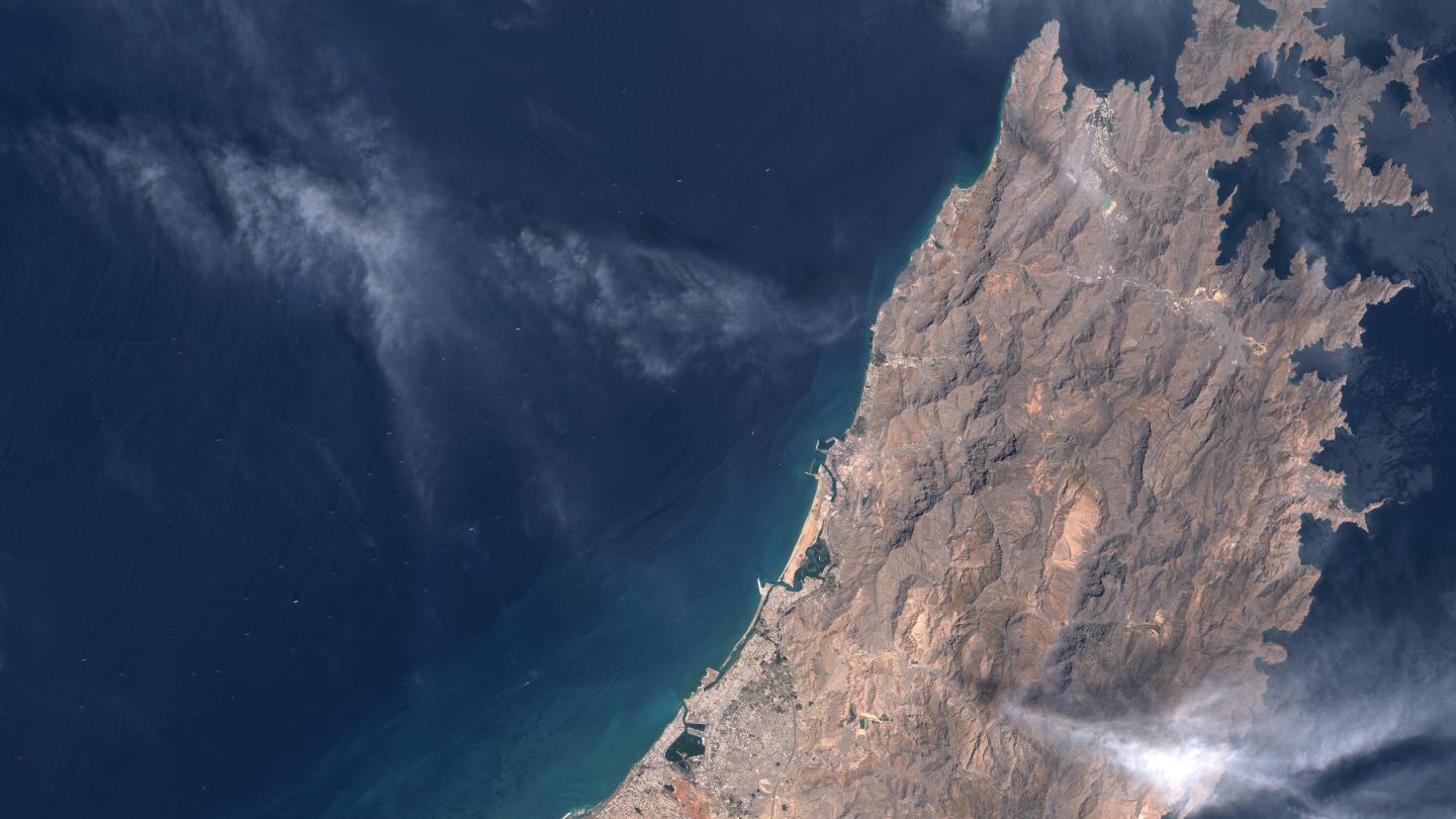 Oil slick spreading across Oman's protected marine reserve after tanker explosion