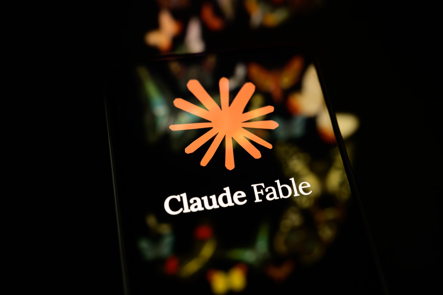 Illustration der Benutzeroberfläche des KI-Modells Claude Fable 5 von Anthropic