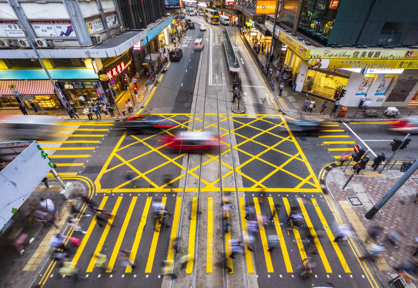 Pak-Sun Ting diskutiert souveräne KI in Hongkong