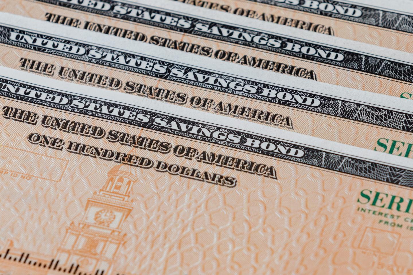 Top sovereign wealth fund may dump $80 billion in Treasury bonds — and load up on other types of U.S. debt with more risk