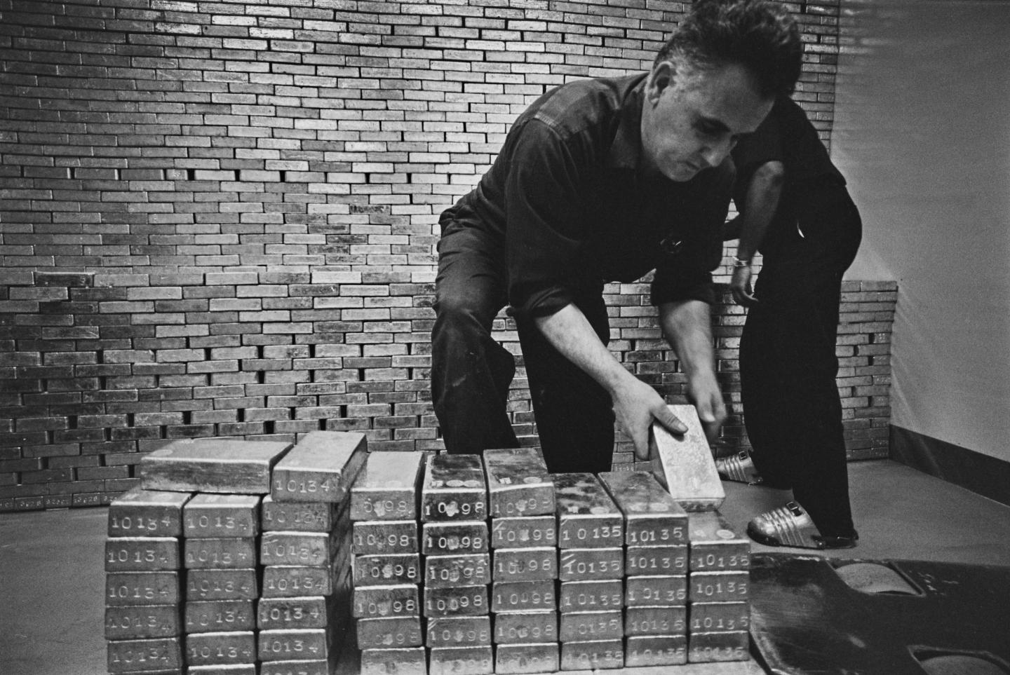 Gold bars being moved from a vault in New York to the Bank of England in London
