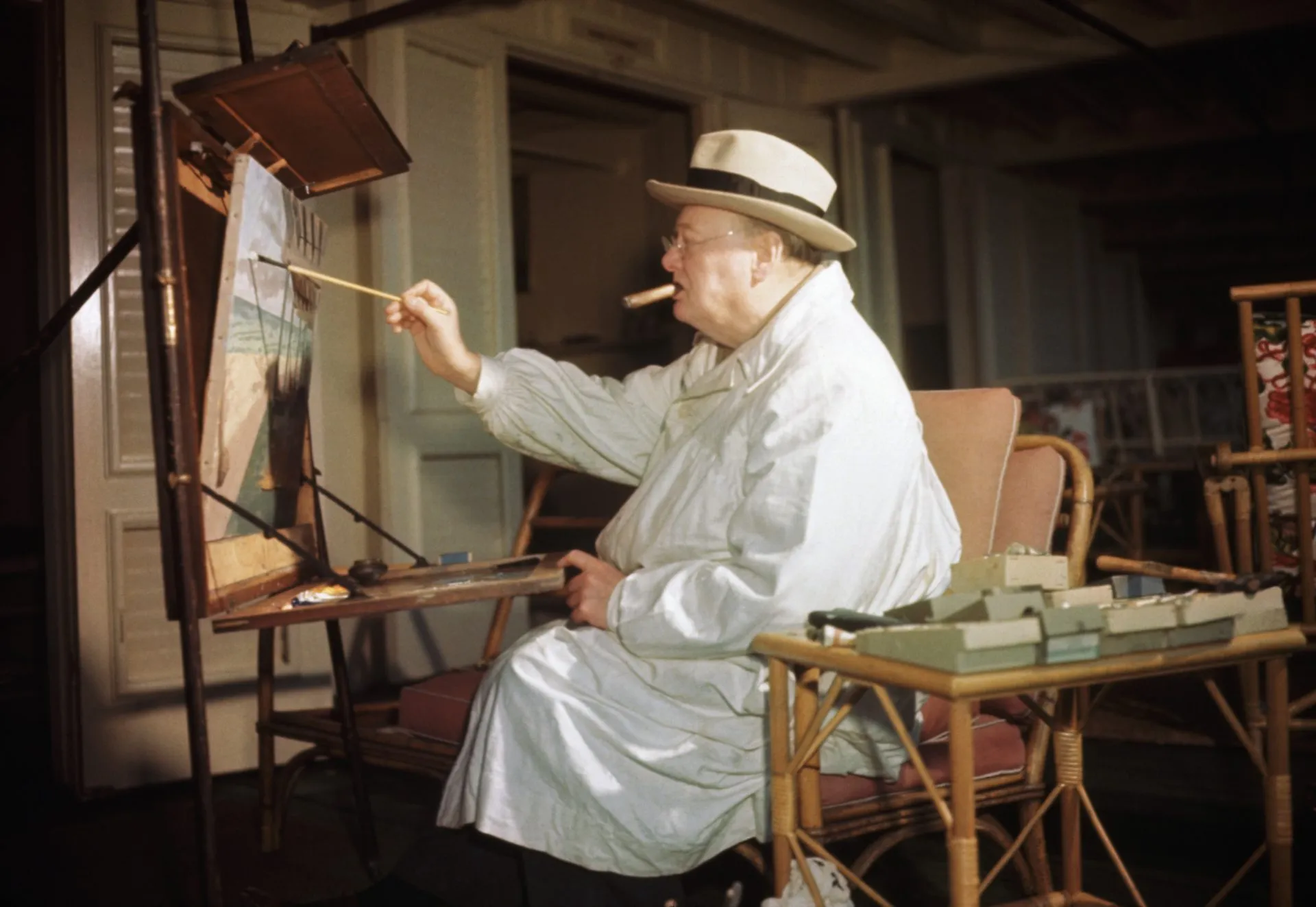 Winston Churchill beim Malen